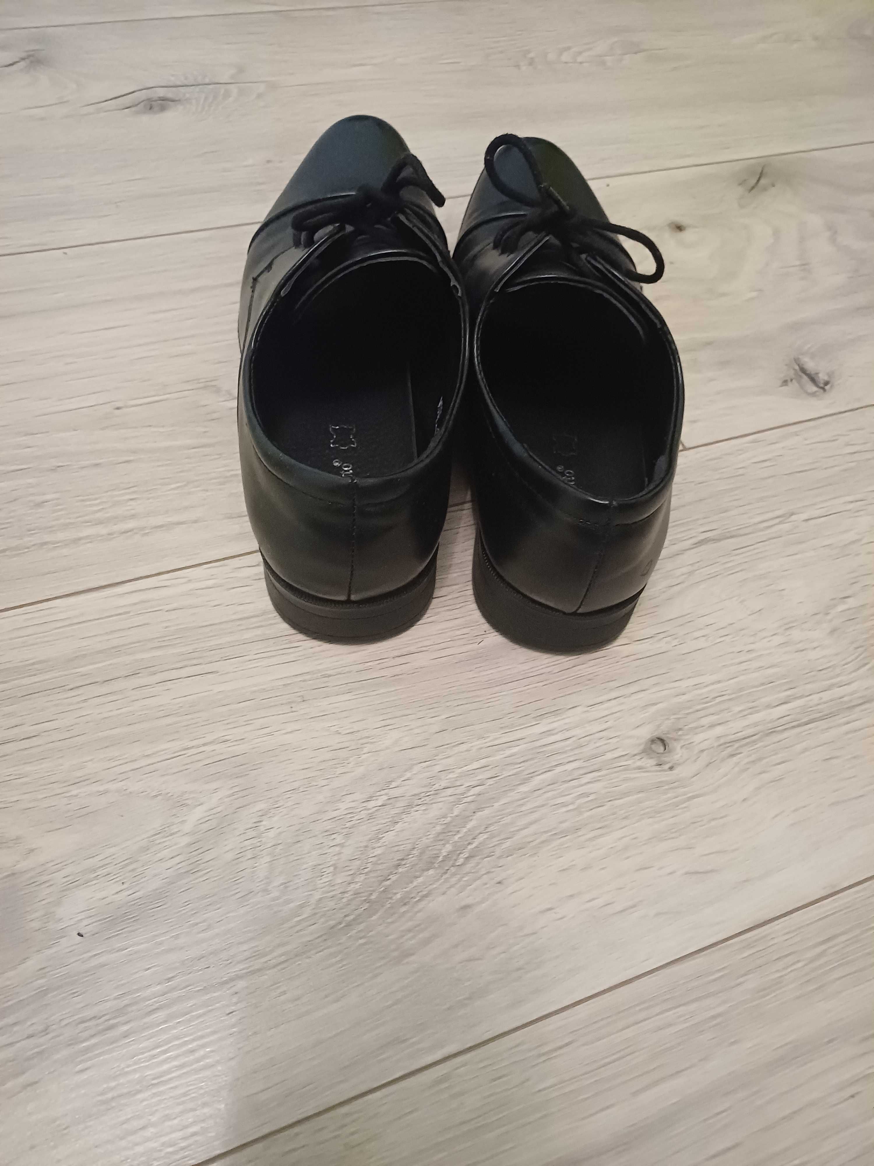 Buty wizytowe/ komunijne chłopięce r.39