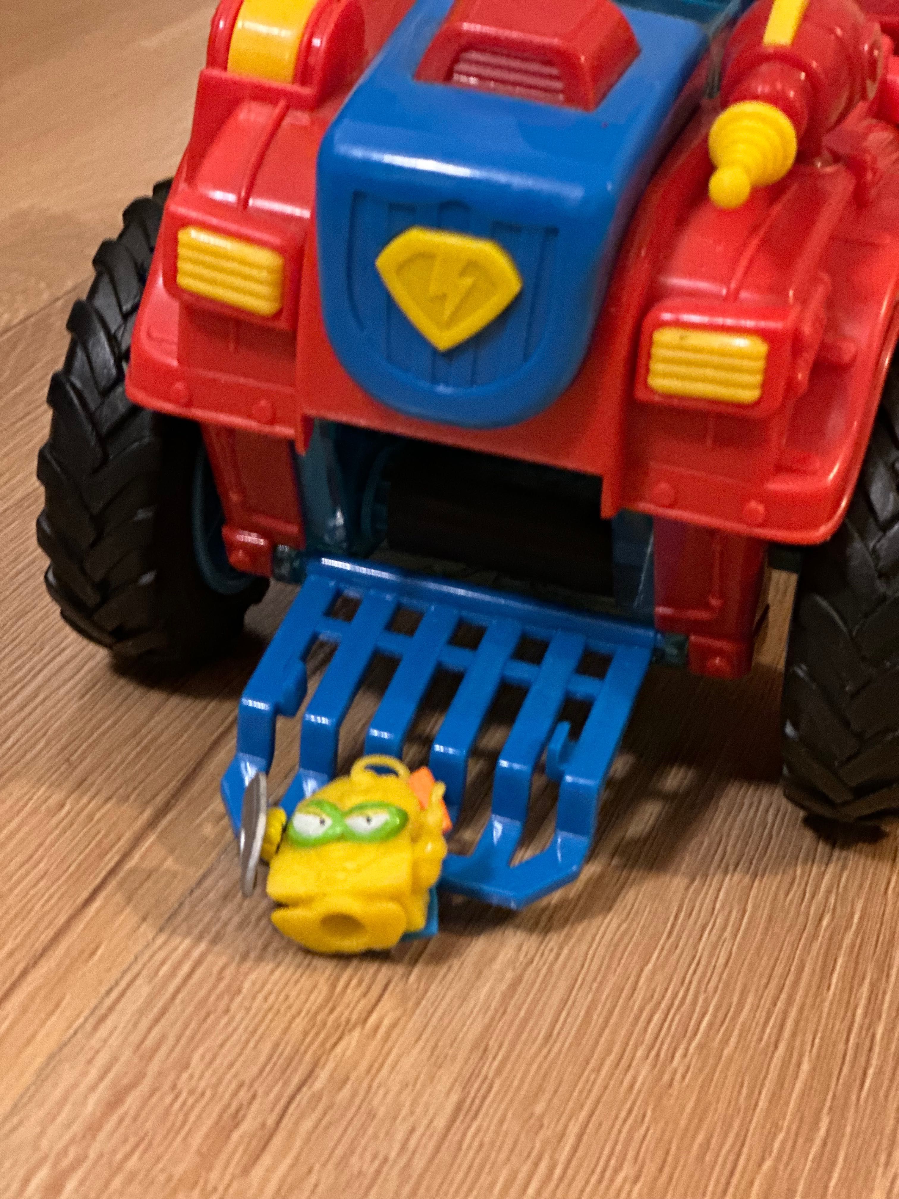 SuperZings 1, Hero Truck Monster Roller, pojazd superbohaterów