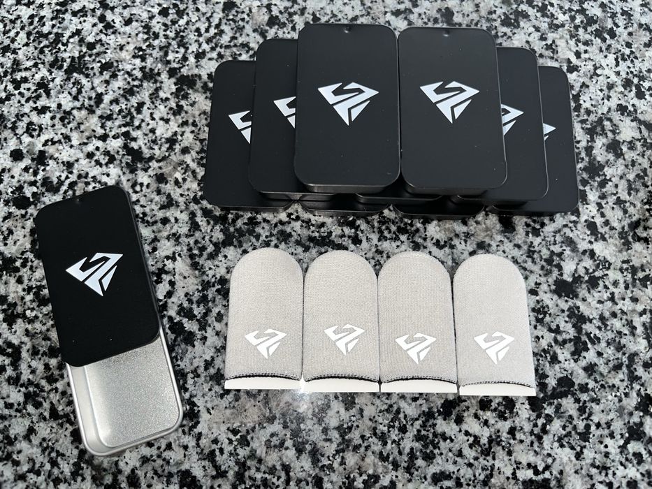 Напальчники для игр, кейс + 4 напалечника