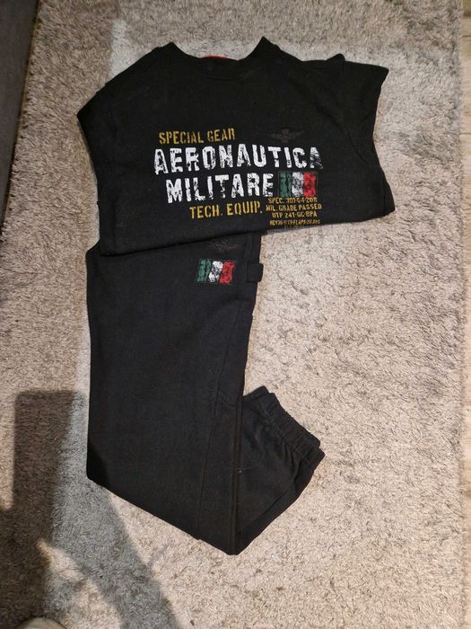 Vendo foto de treino e tshirt de menino de 10 anos em bom estado