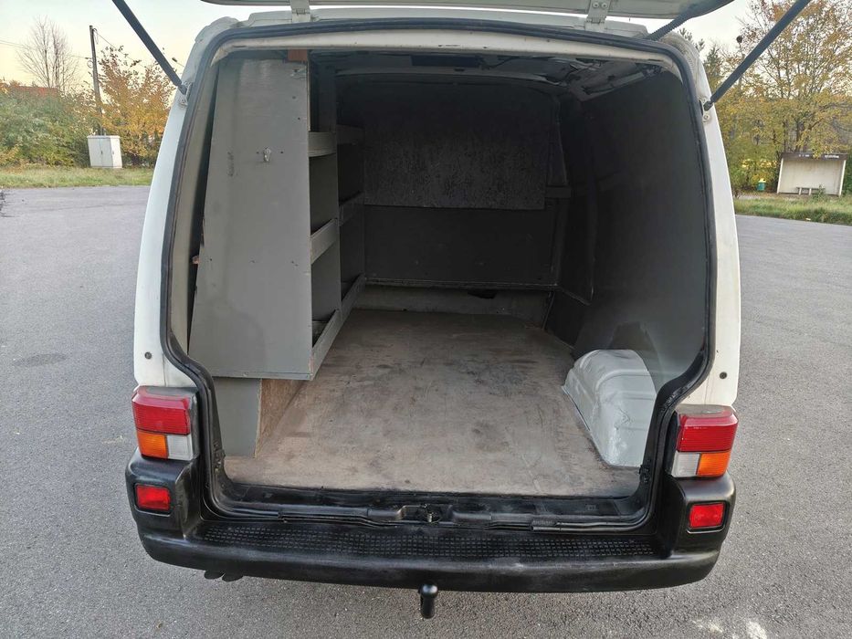 VOLKSWAGEN TRANSPORETER T4 1998r LONG 1.9TD Holenderka 6 osobowa Hak