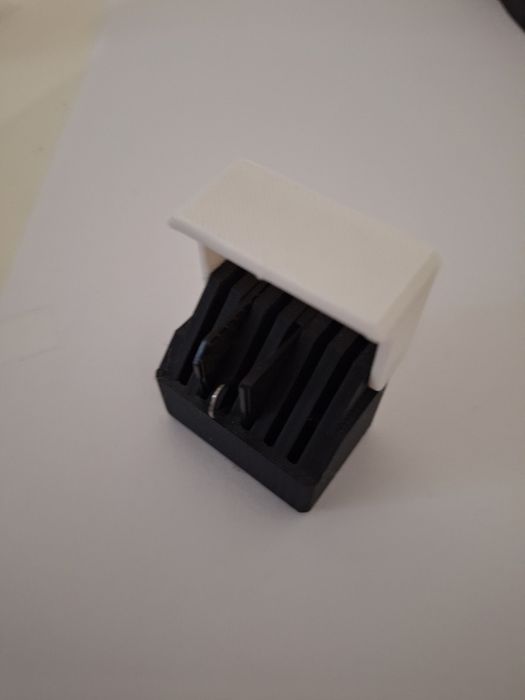 Acessórios_Porta cartões memória_SD CARD HOLDER