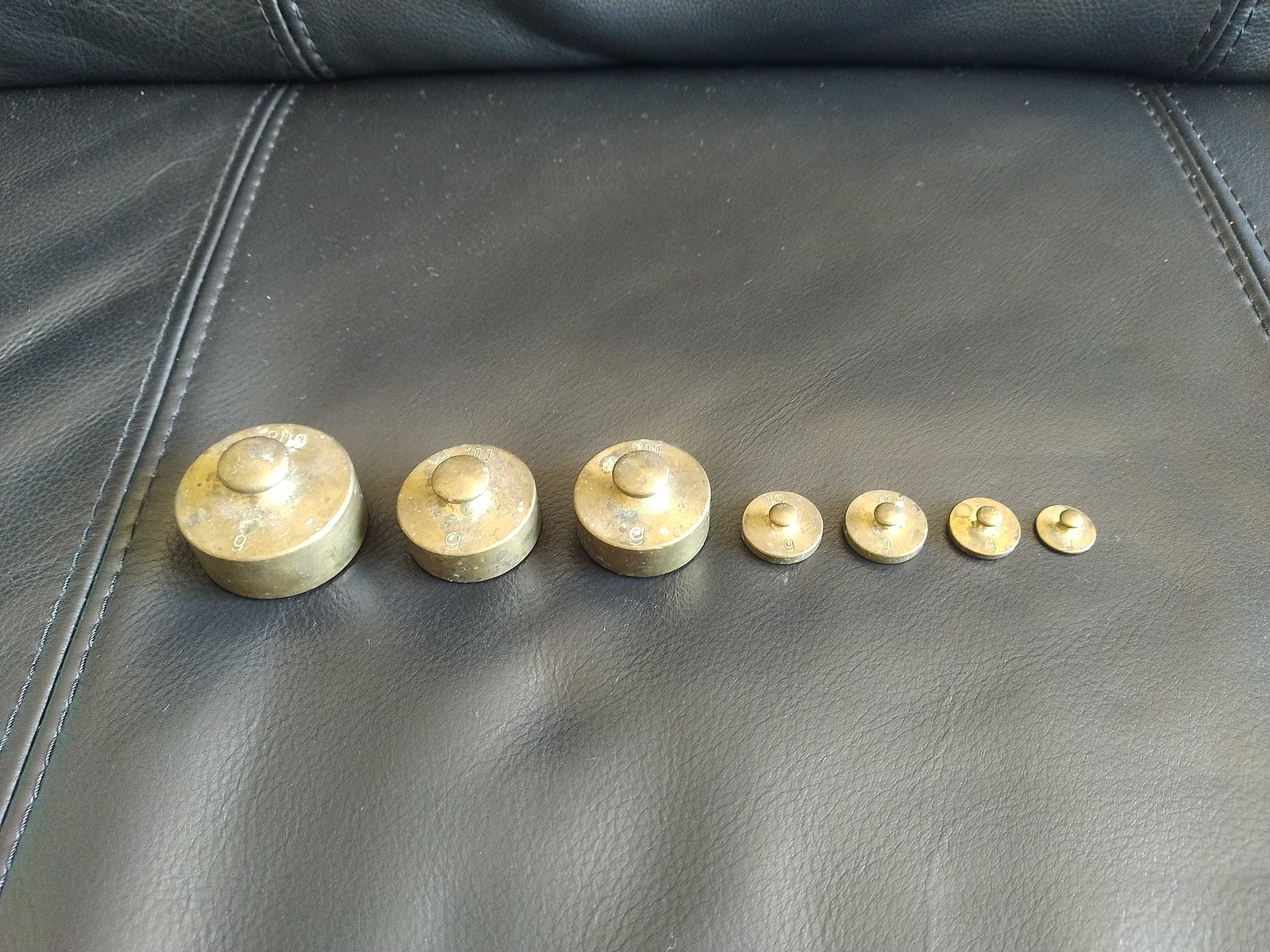Antigo conjunto de 7 pesos de balança de ourives/farmácia 200gr a 2 gr