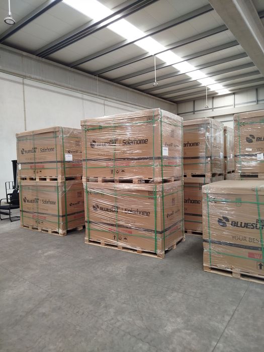 Baterias 16kw Inversores deye  kW bateria solar painéis solares