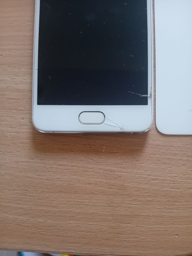 Телефони meizu u20 і u10 на запчястини ціна за два одним лотом.