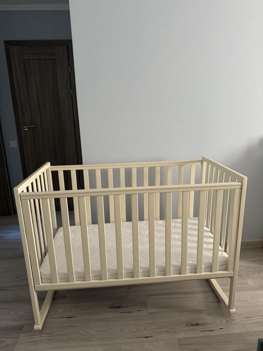 Дитяче ліжечко!!