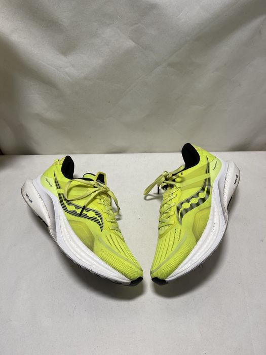 Топові бігові кросівки Saucony Tempus “Acid Green” розмір  44