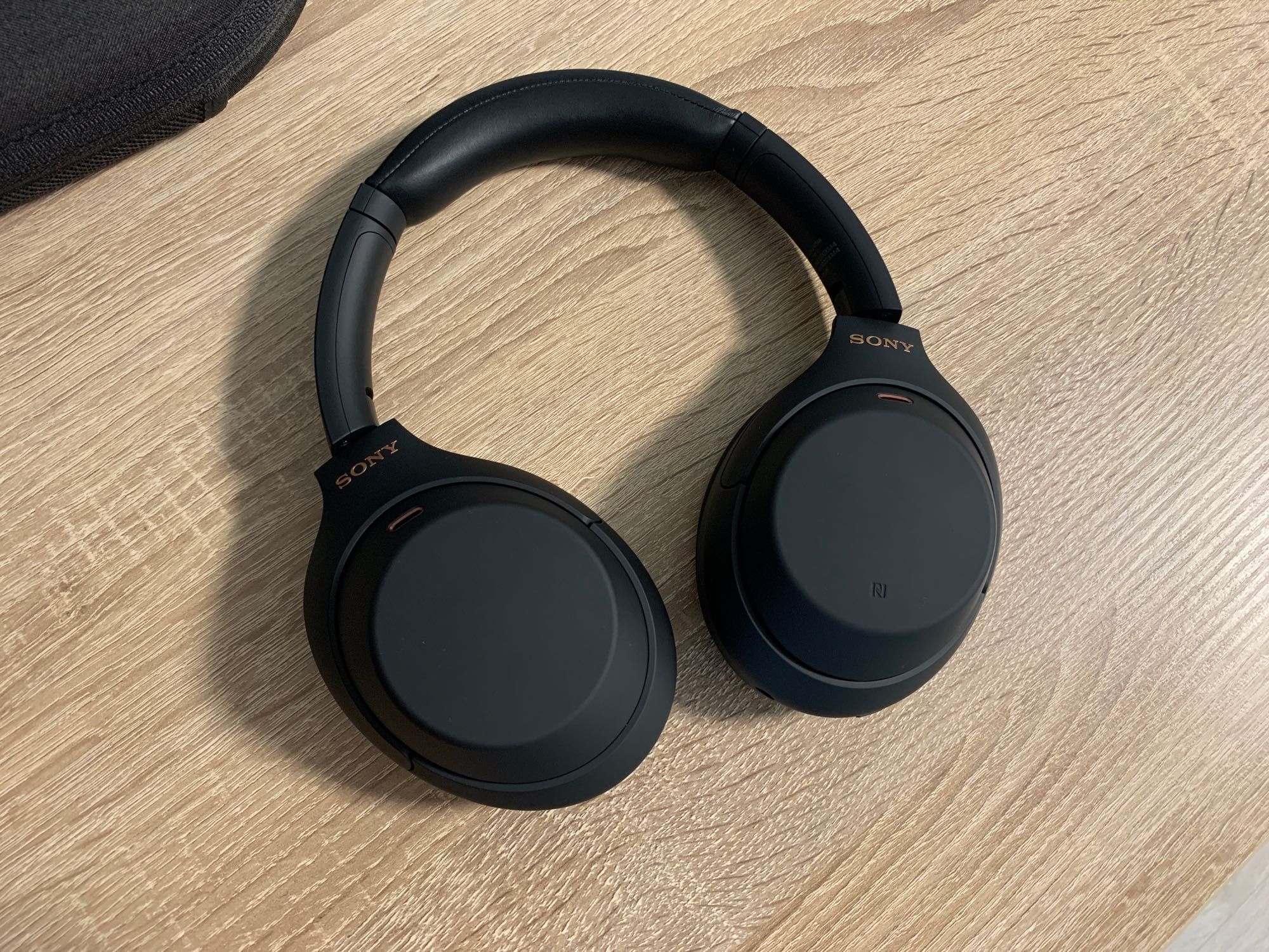 Sony WH-1000XM4 Black как НОВЫЕ, полный комплект