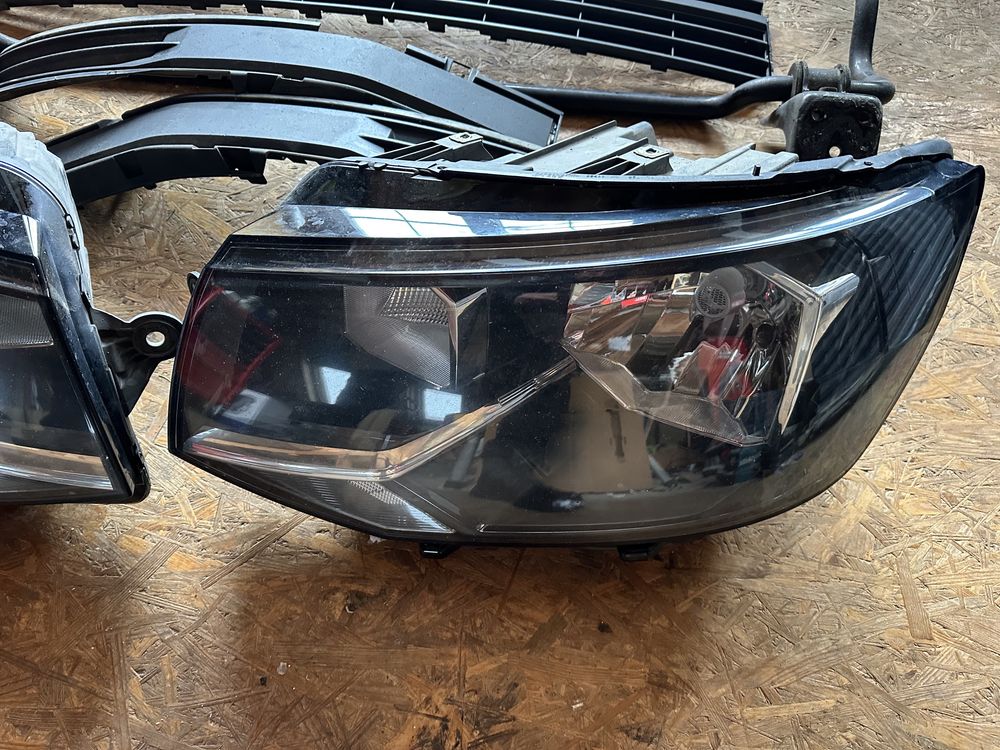 Kratki zderzaka VW Transporter T6  ’15-20r lampy H4