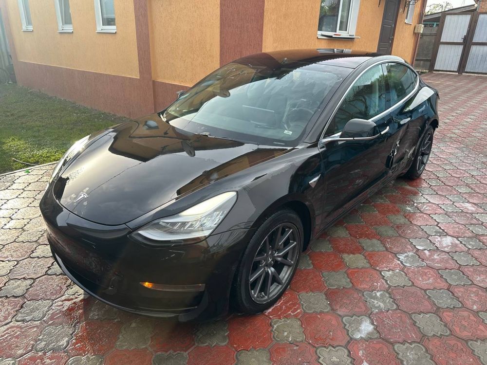 Разборка Tesla Model 3 запчастини