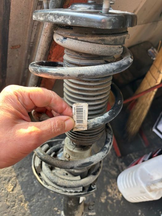 Стойка амортизатор передній правий polestar 2