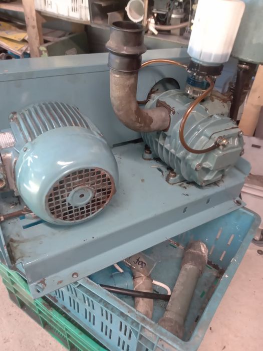 Sprzedam do dojarki przewodowej pompę Alfa Laval Wastfalie i miele