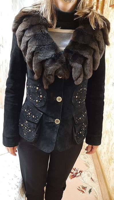 Замшева куртка з воротником з шиншили