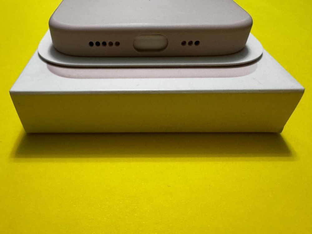 iPhone 13 Pro Gold 256 GB + Apple Silicone Case 2 szt