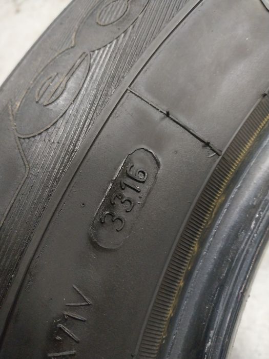 Opona CAŁOROCZNA GOODYEAR 215/65R15 C 104/102T