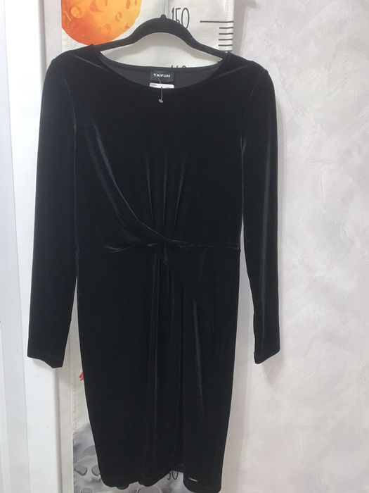 Сукня оксамитова