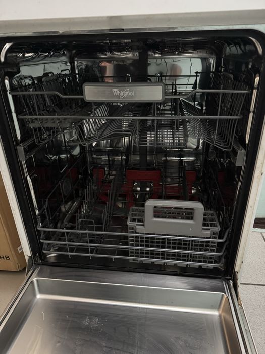Посудомийна машина Whirlpool