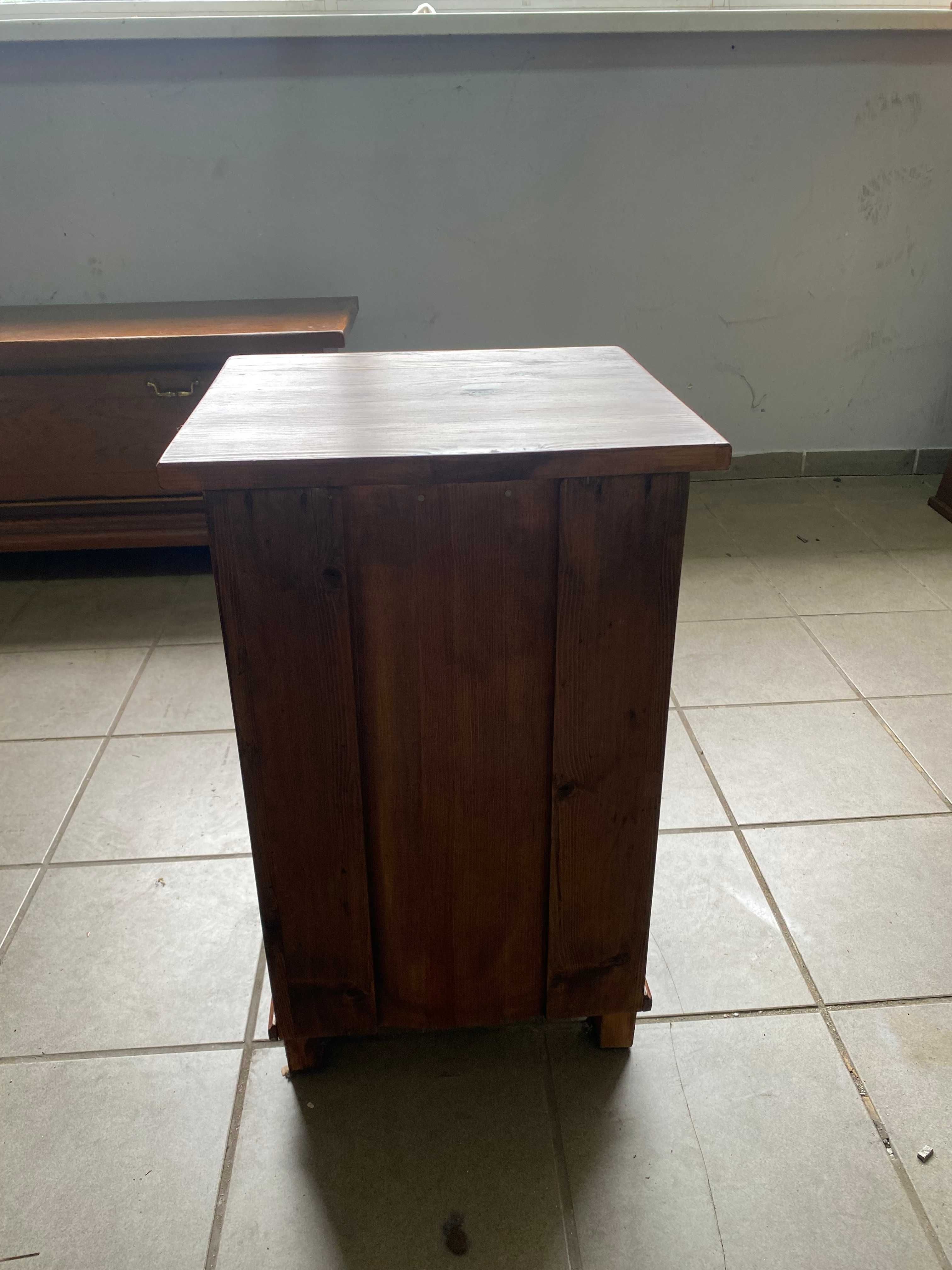 Drewniana szafka (stolik nocny) - antyk