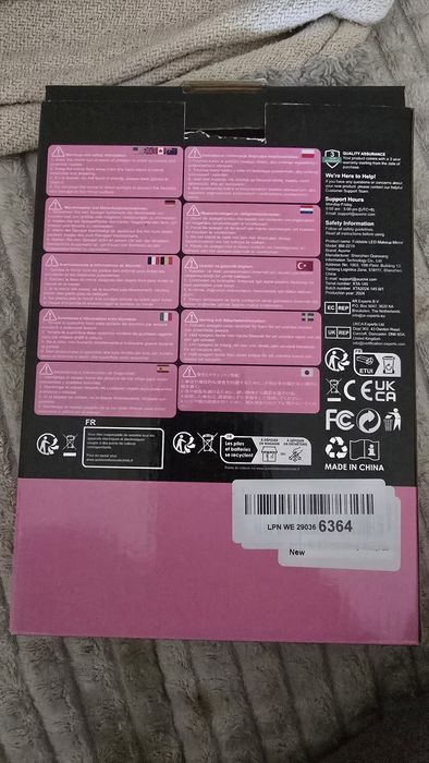 Lusterko do makijażu LED różowy