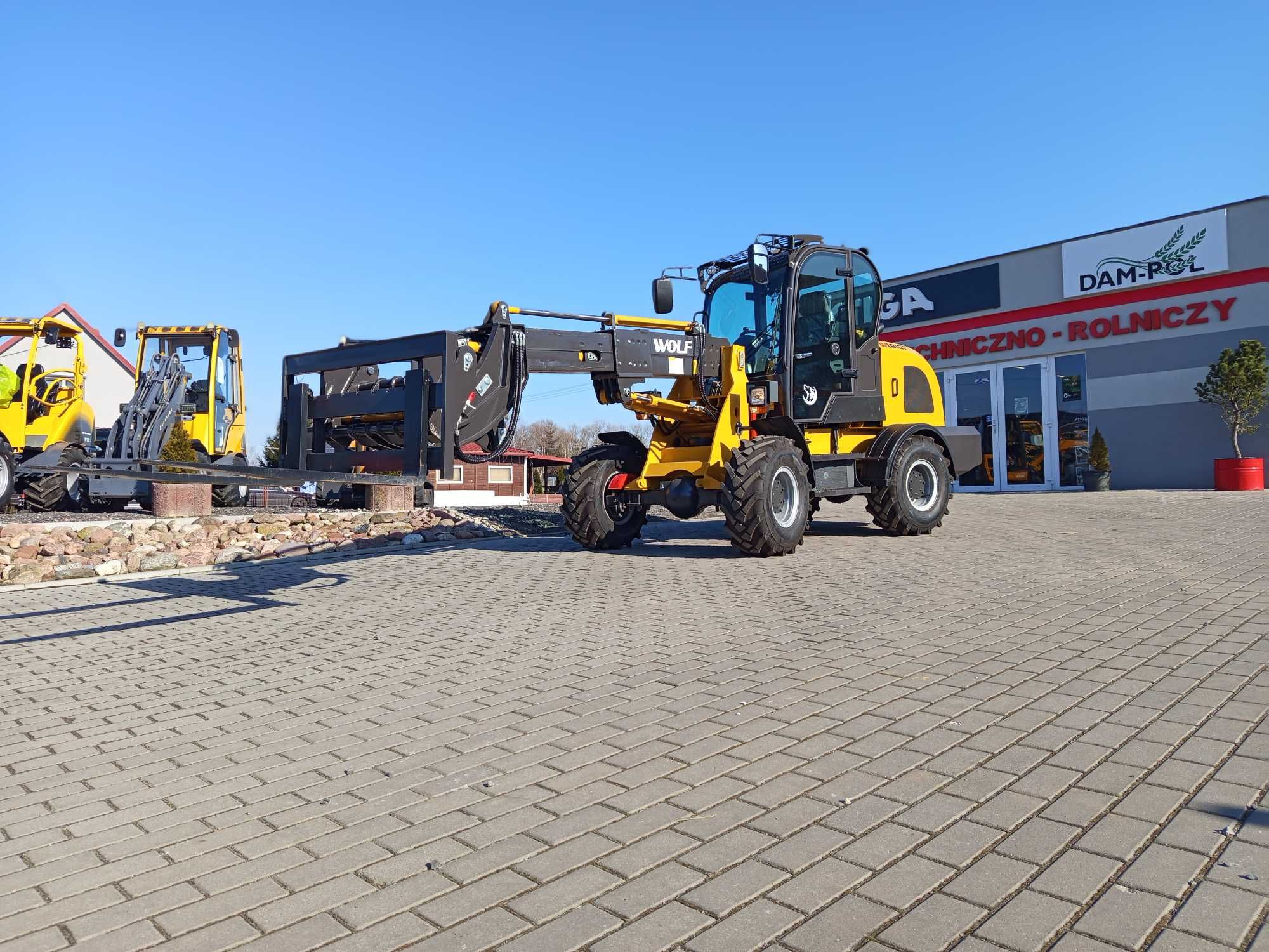 Ładowarka teleskopowa WOLF 816T / Wysokość podnoszenia 4,2 m / NOWA