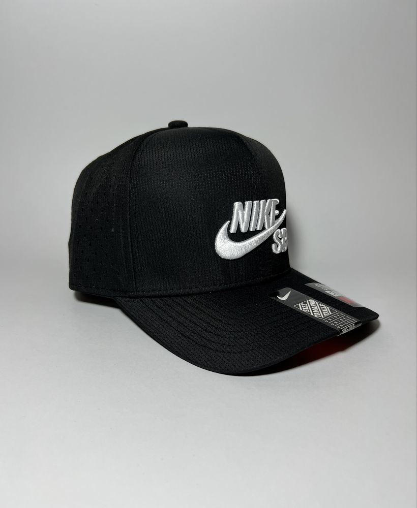 Кепка snapback nike чорна синя