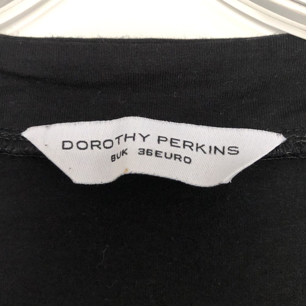 Czarna bluzka Dorothy Perkins 36