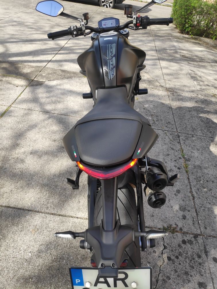 Ducati Monster 937 Dark Stealth