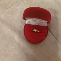 pierścionek zaręczynowy z diamentem  r 9