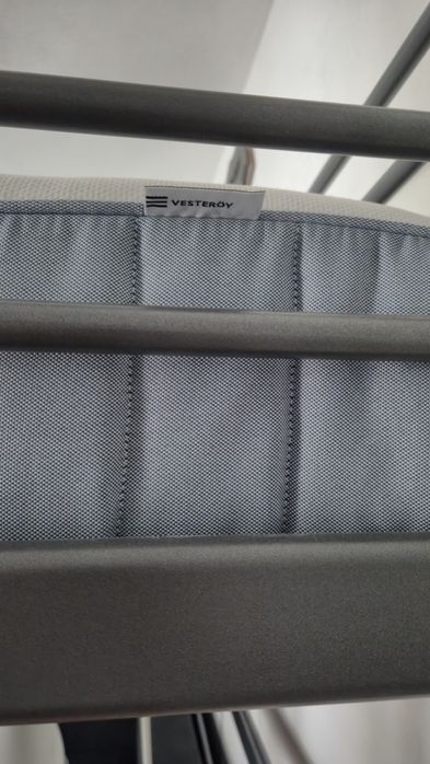 Łóżko piętrowe na antresoli Ikea Svärta + materac