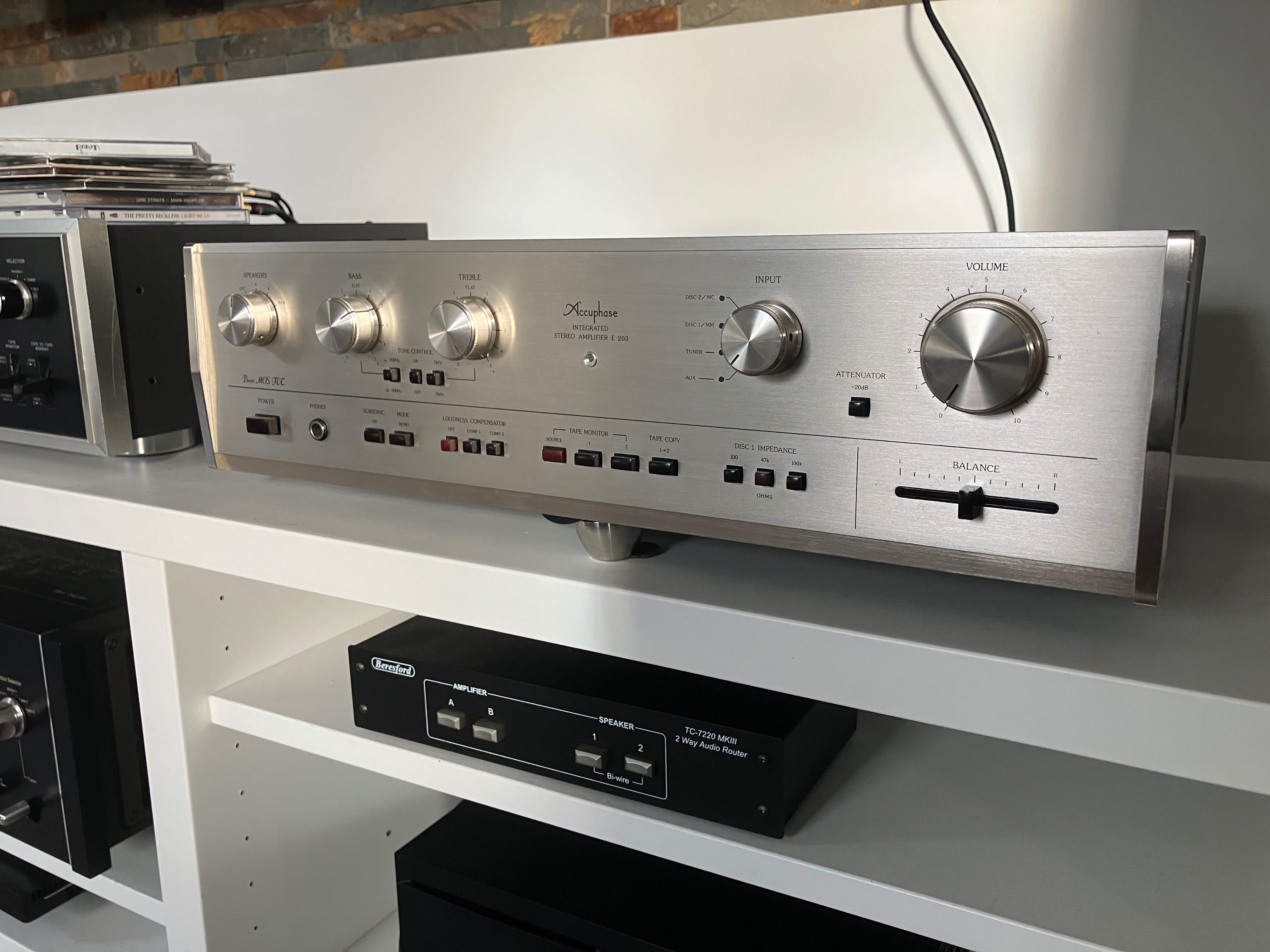 Klasyka High End Piękny Accuphase E 203