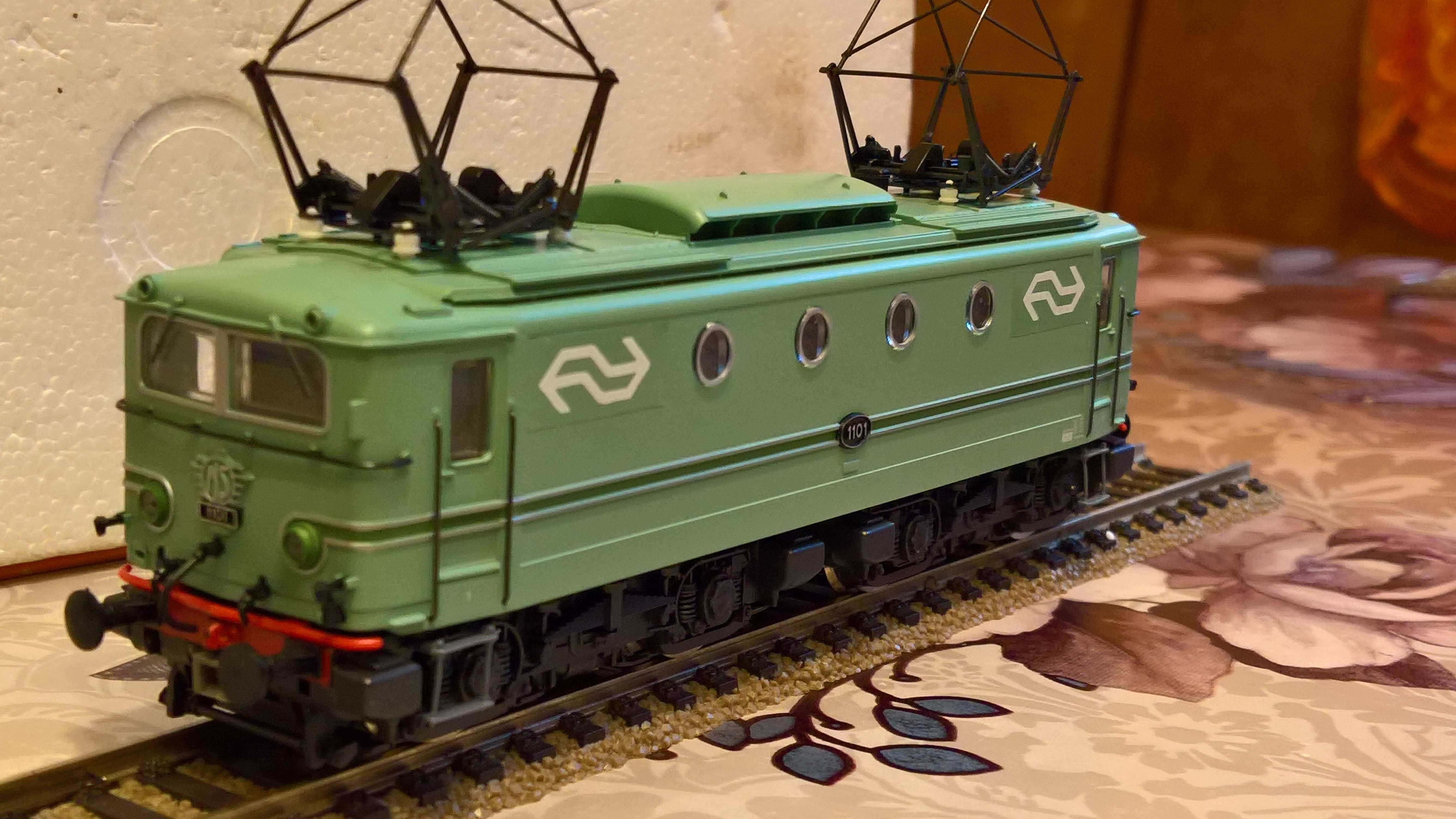 Lokomotywa elektrowóz ROCO NS 1101 . H0