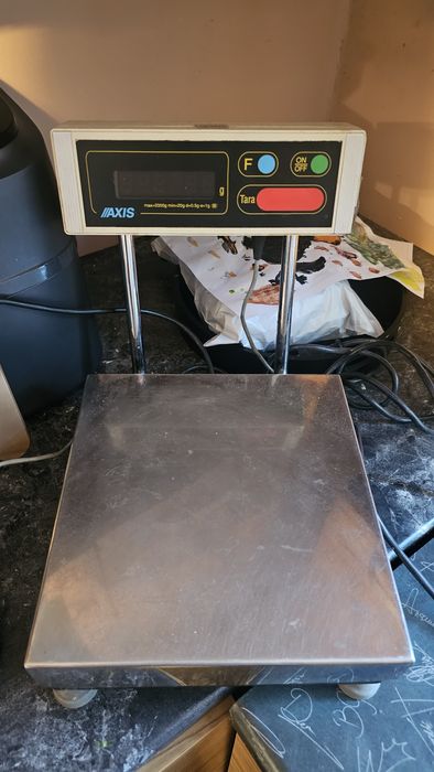 Waga Axis max 2000g