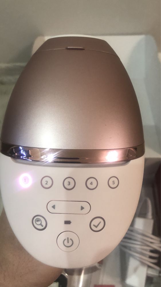 Фотоепілятор Philips модель BRI977/00 лазерний епілятор
