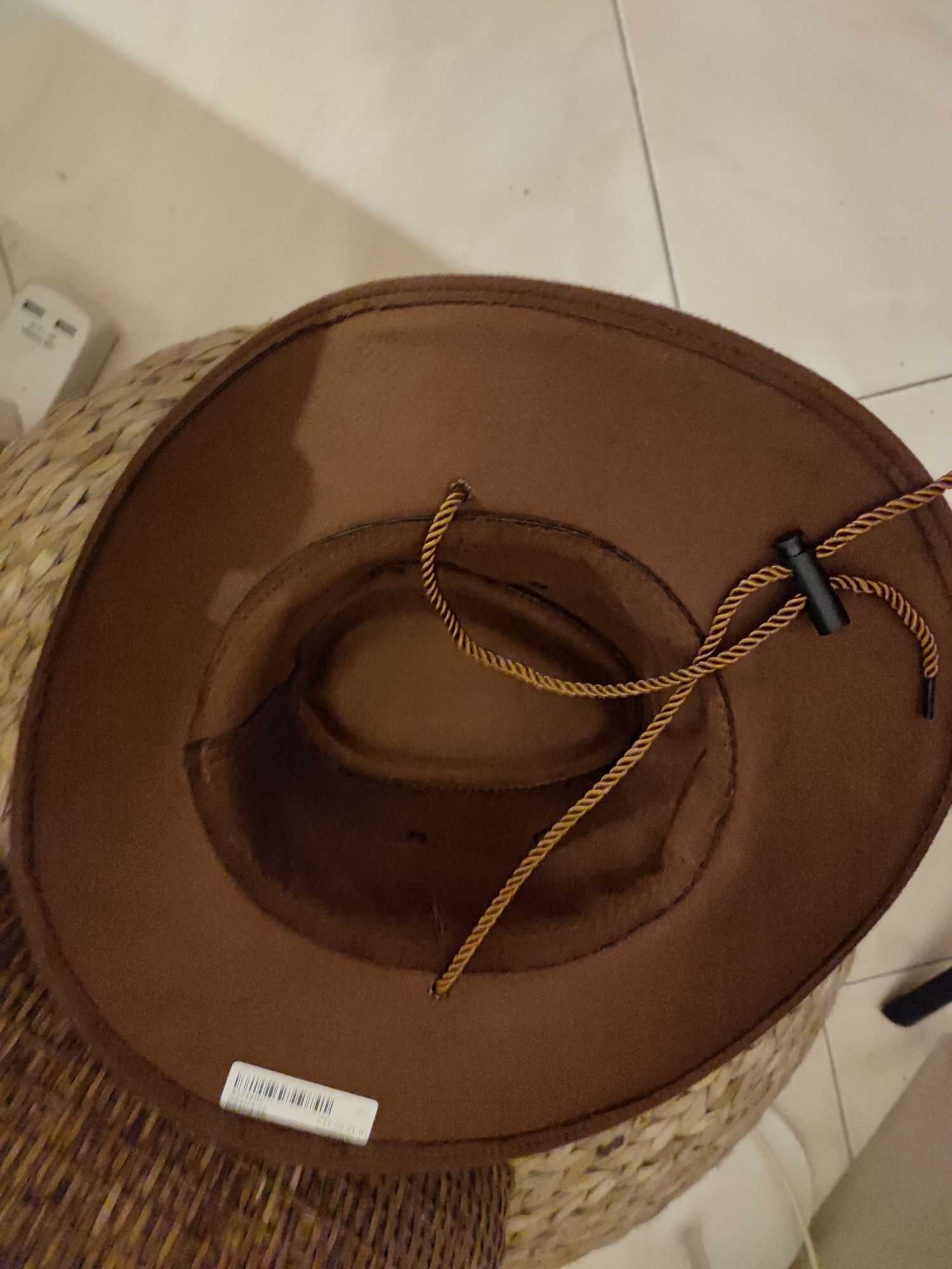 Chapéu castanho novo!