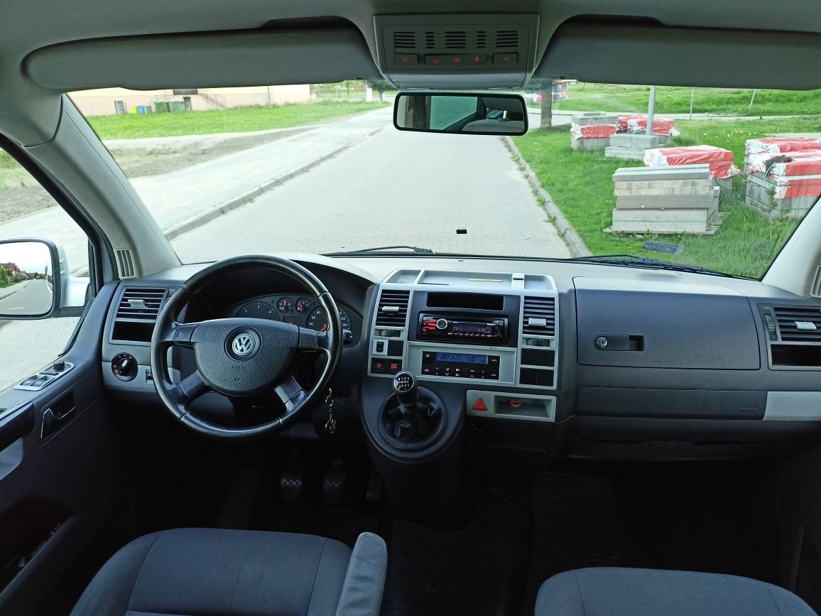 VW Caravelle T5 8os 2.5tdi 174km