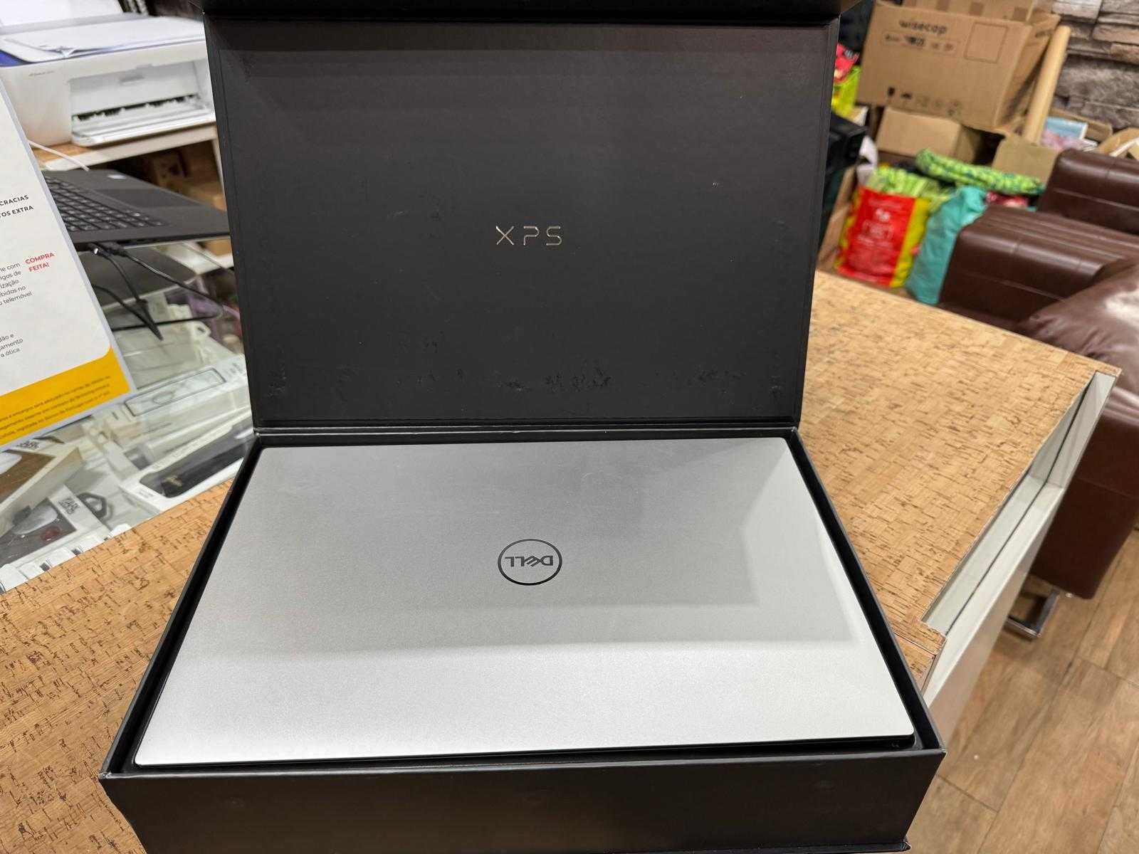 Dell XPS 17  9720 como novo em caixa.