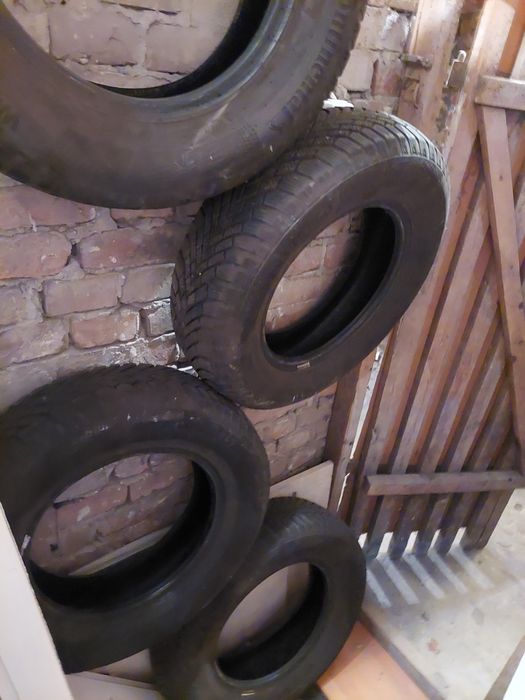 Opony zimowe 175/80 R14 T