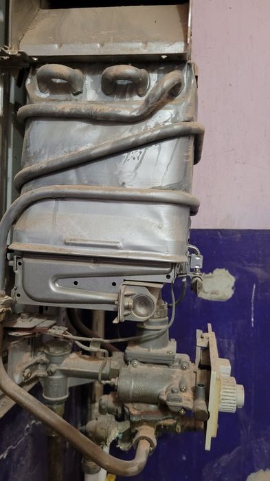 Продам газову колонку Vaillant