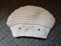 Nowy biały, zimowy beret