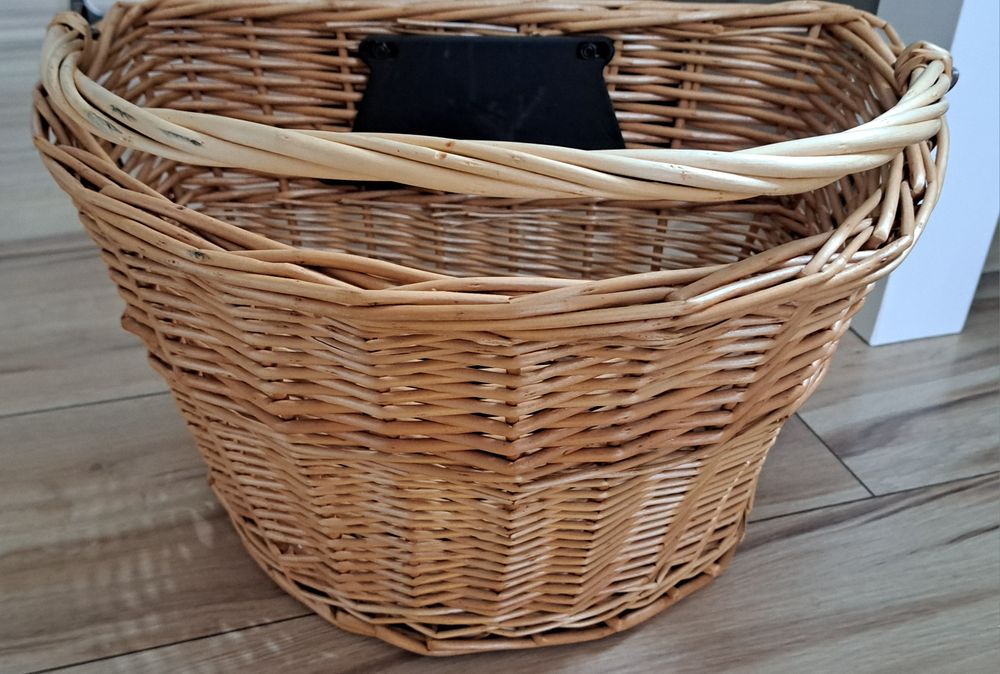 Koszyk wiklinowy na rower