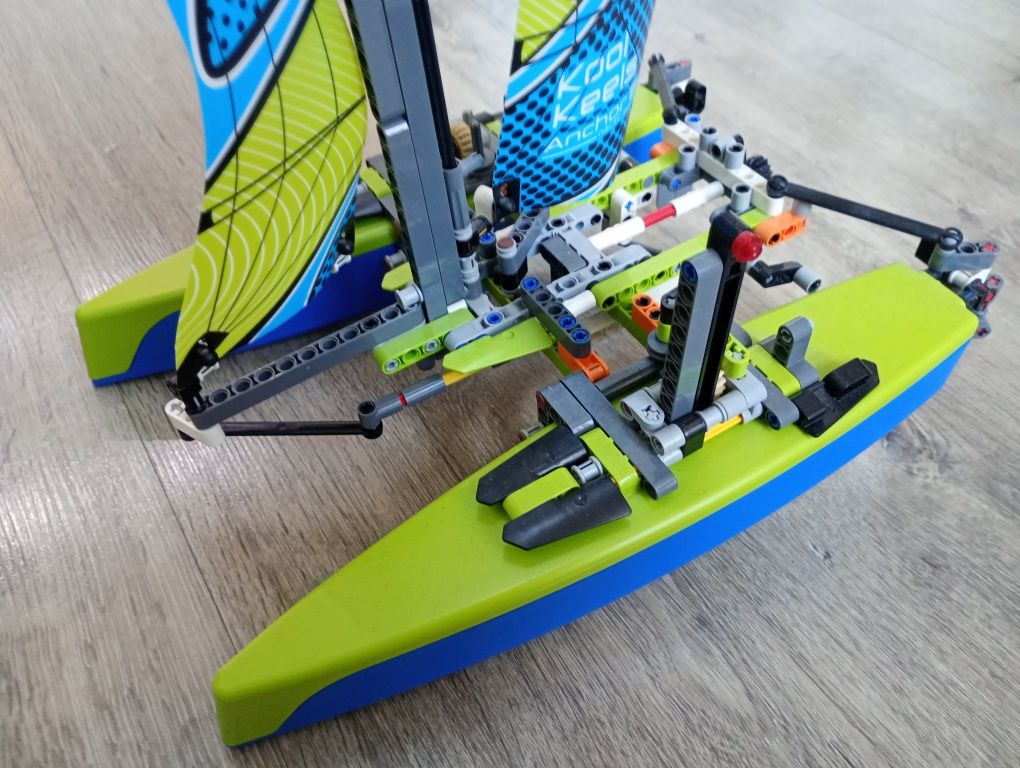 Lego technic katamaran