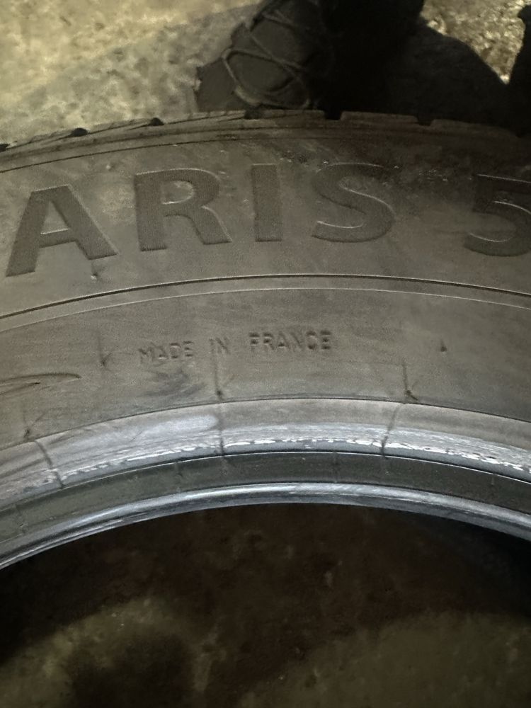 Продам практически новую зимнюю резину Barum Polaris 5 255/55 R18.