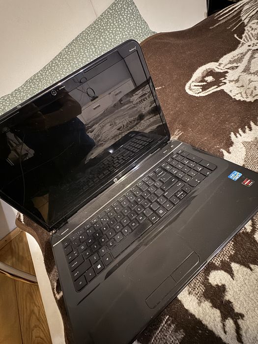 Laptop hp,lekko uszkodz