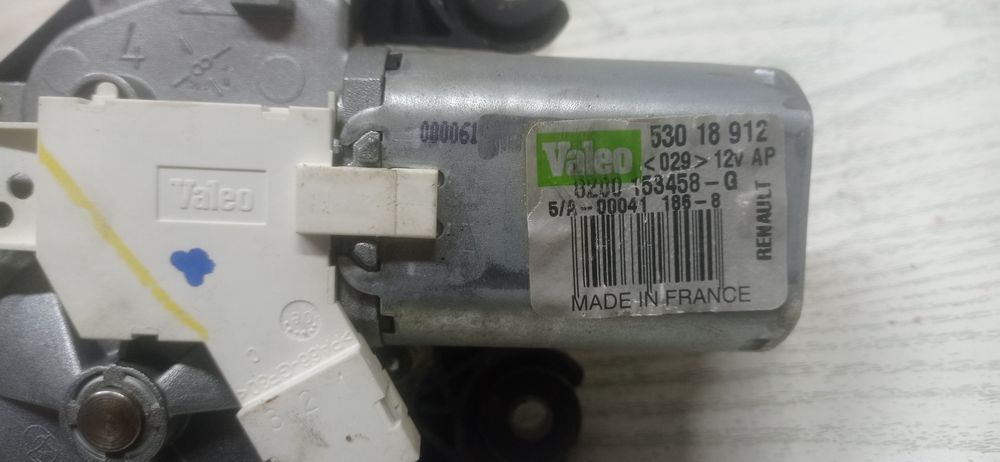 Моторчик стеклоочистителя на Рено Меган 2