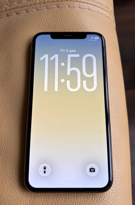 Продам свій iPhone 11 PRO Gold 64 Гб. Стан нового телефону.