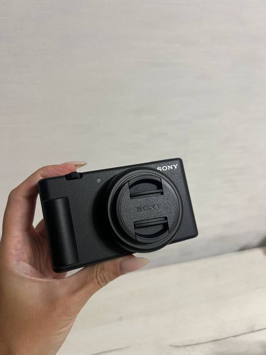Продам нову Sony ZV-1F Black (ZV1FB.CE3)