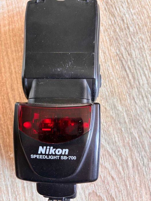 Фотоспалах Nikon Speedlight SB-700
