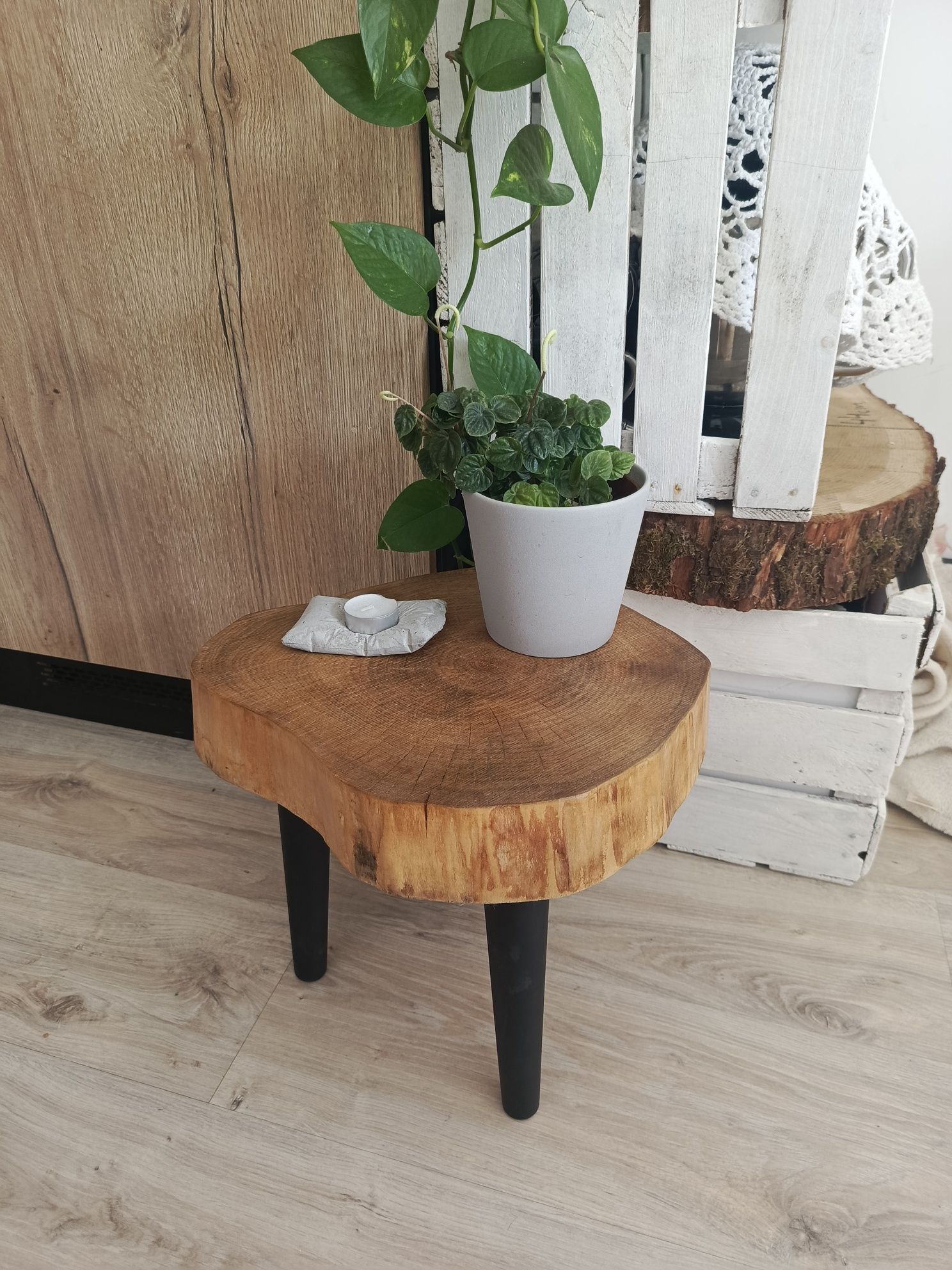 stolik, taboret, plaster drewna