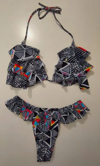 Bikini Brasileiro Folhos Novo