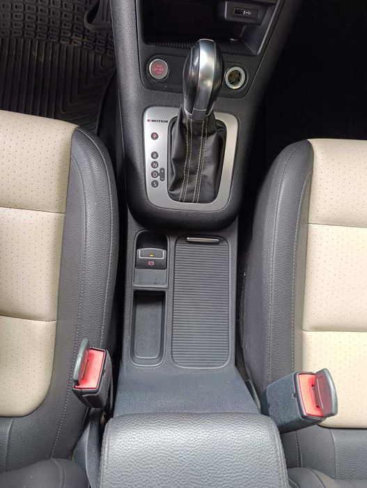 Volkswagen Tiguan 2016 року 2.0 л./бензин